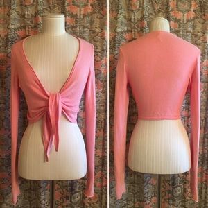 🚺 Abercrombie & Fitch Tie Front Cropped Sweater